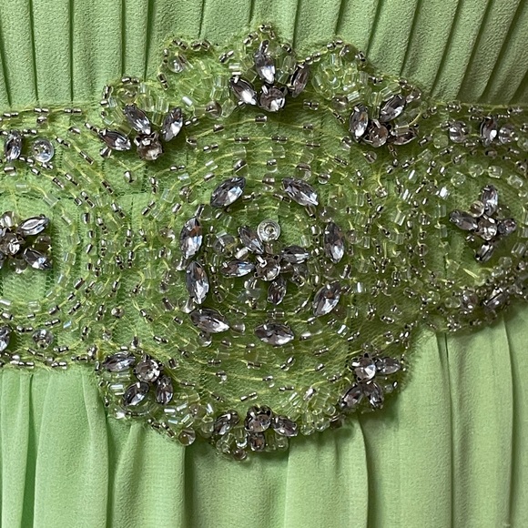 May Queen Formal Dress, 4 - Picture 3 of 3